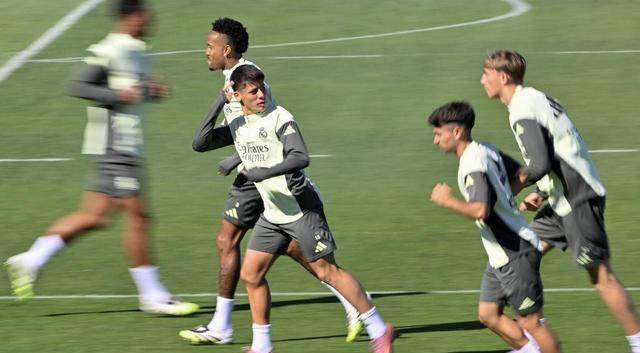 两队状态差, 球的漏洞 两队状态差, 球的漏洞